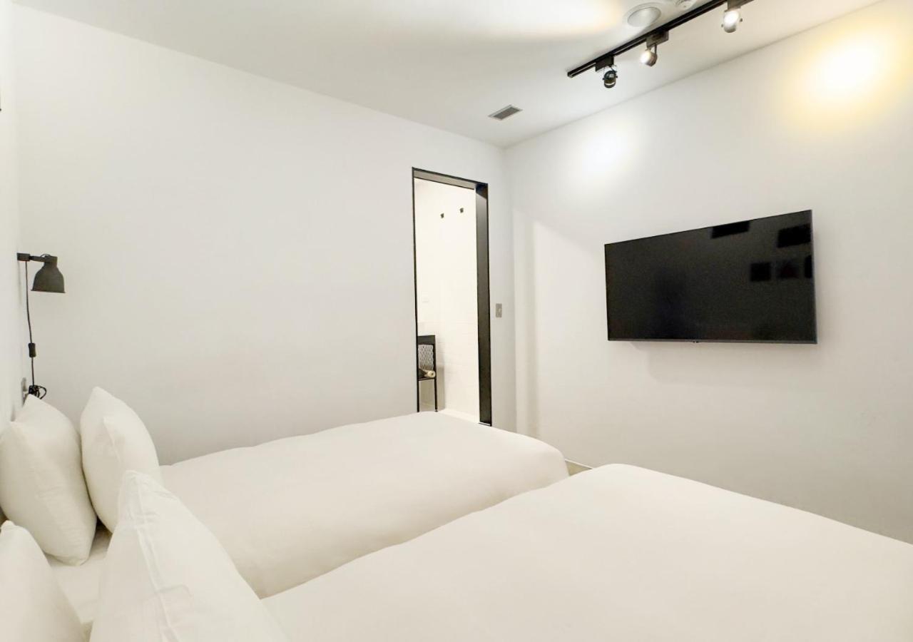 Art'otel Ximending Taipei Bagian luar foto